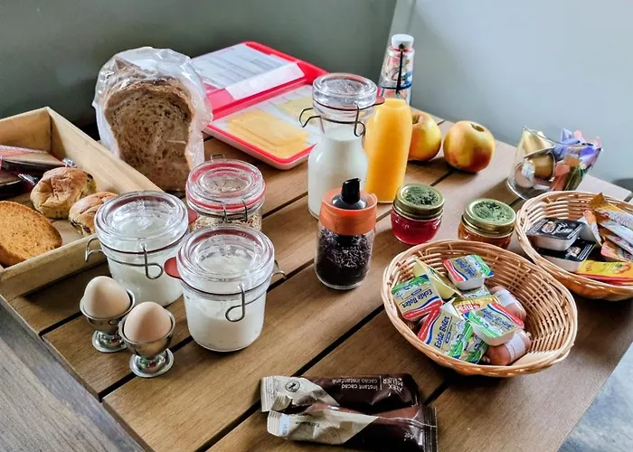 Farmer Farmyard Stays, Sleep Easy, Rural, Explore * 암스테르담