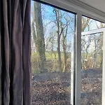 Campingplads Farmer Farmyard Stays, Sleep Easy, Rural, Explore *