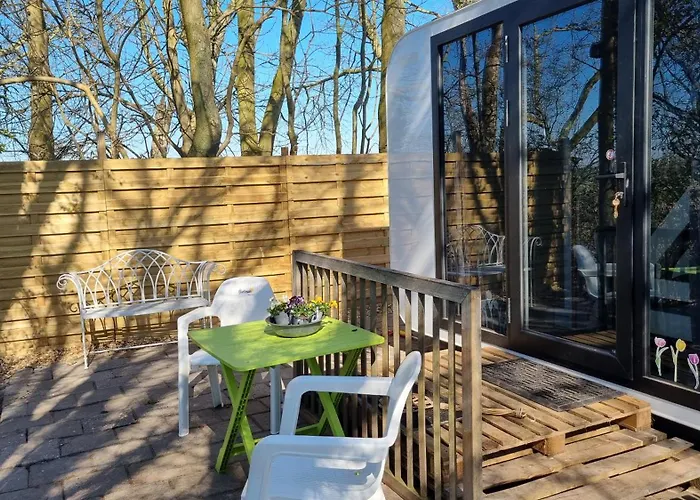 Κάμπινγκ Farmer Farmyard Stays, Sleep Easy, Rural, Explore *