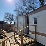 مكان تخييم Farmer Farmyard Stays, Sleep Easy, Rural, Explore أمستردام