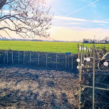 Farmer Farmyard Stays, Sleep Easy, Rural, Explore مكان تخييم *